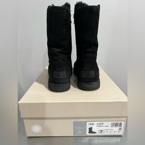 UGG Short ll Black suede zipper boots size 7